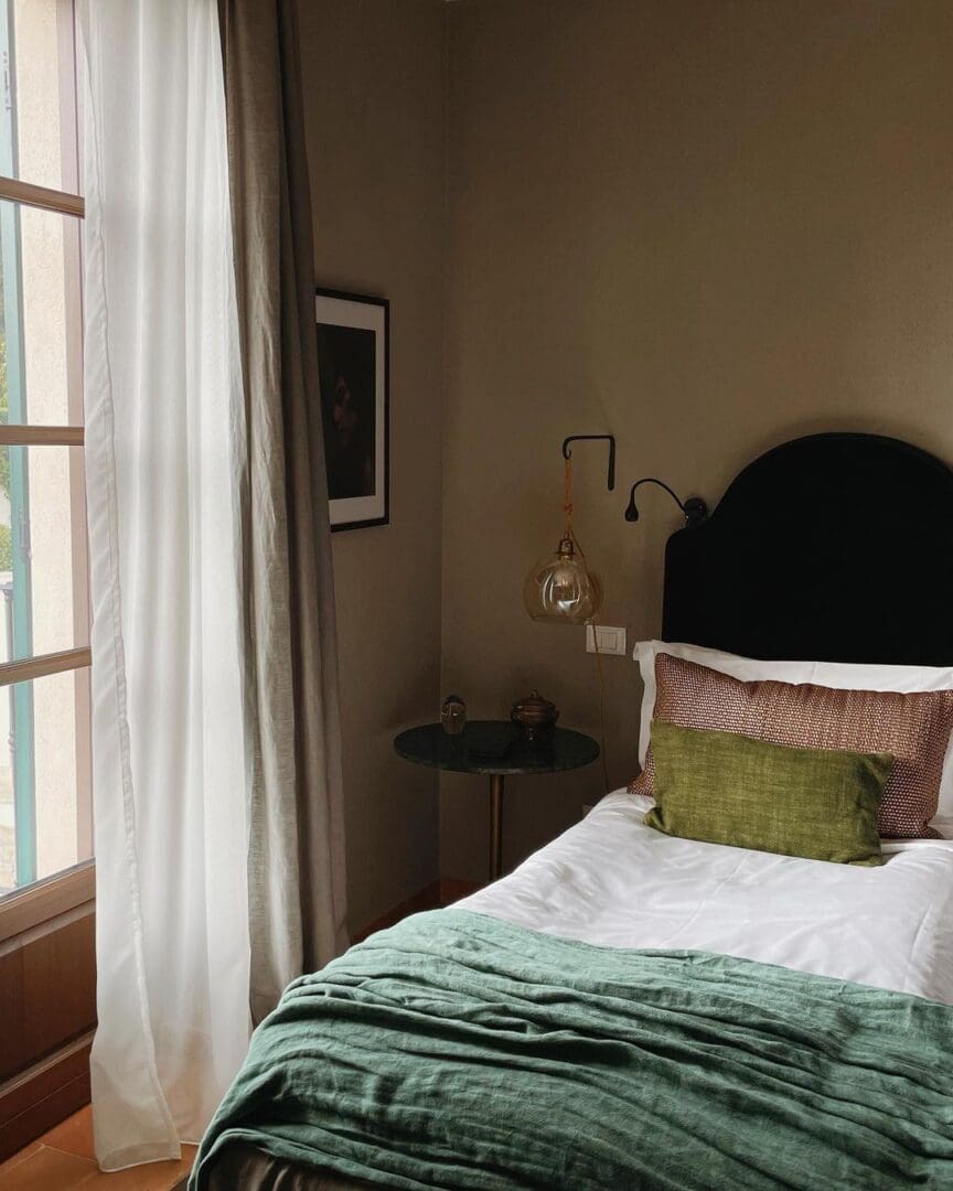Q&A with Chloe Frost-Smith, SLH’s Senior Content Editor 11 @villalamadonna 6
