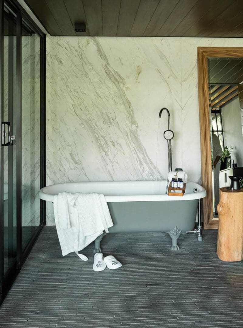 5 home styling ideas to borrow from boutique hotels 17 Bathrooms Brick resized